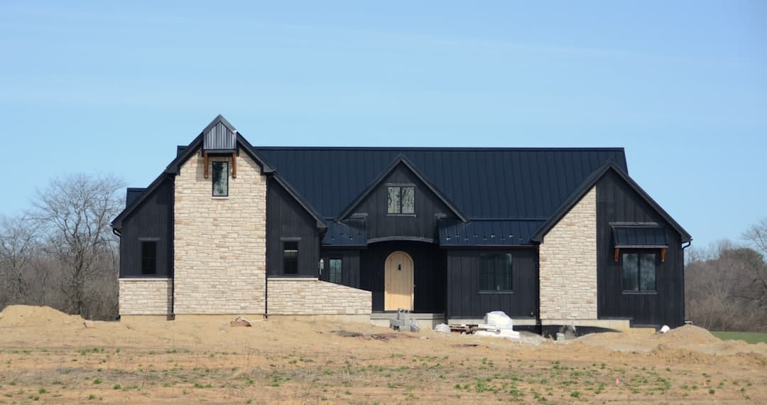Types Of Siding In Residential Construction (2026)